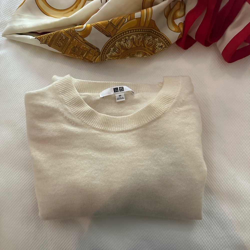 100% Cashmere Crewneck Sweater Off White Size XS Uniqlo